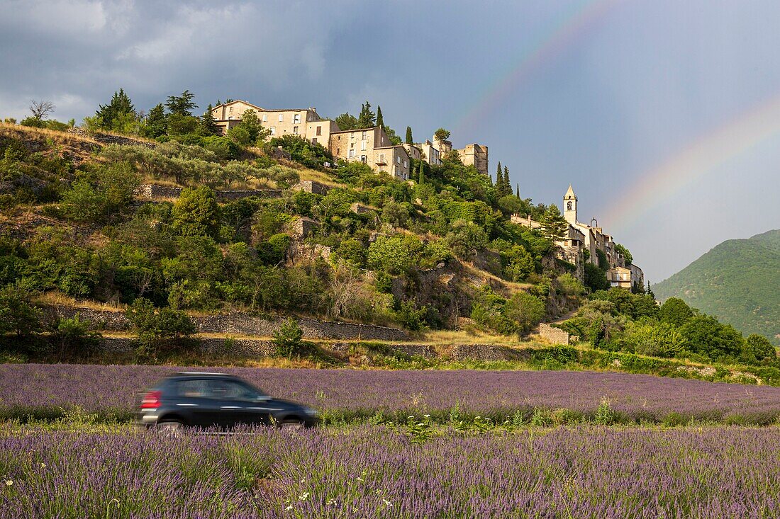 Frankreich, Drôme, regionaler Naturpark der Baronnies provençales, Montbrun-les-Bains, ausgezeichnet als schönste Dörfer Frankreichs