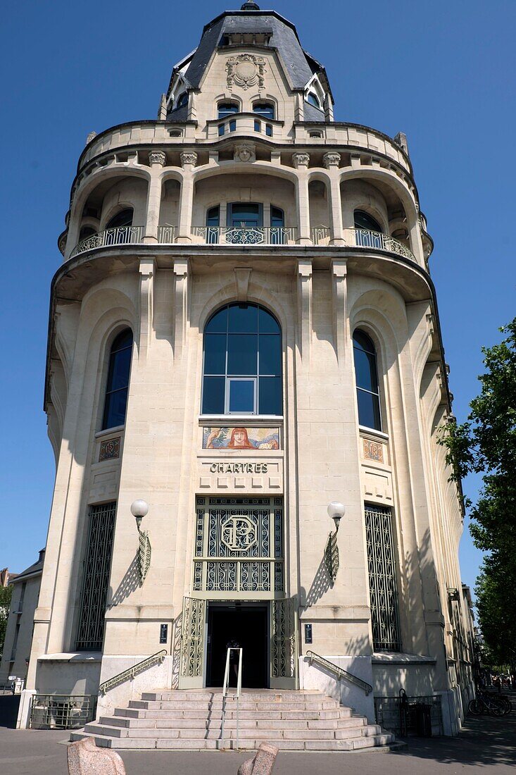 Frankreich, Eure et Loir, Chartres, Rue du General Koenig, das von 1923 bis 1928 erbaute Hotel des Postes, das heute eine Mediathek ist, Eingang