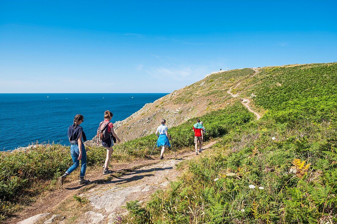 France, Finistere, Plogoff, the hiking trail GR 34 to the Pointe du Raz\n