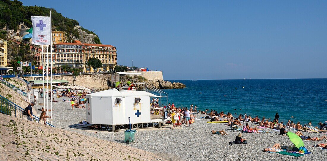 Frankreich, Alpes Maritimes, Nizza, von der UNESCO zum Weltkulturerbe erklärt, Baie des anges und Strand von der Promenade des Anglais