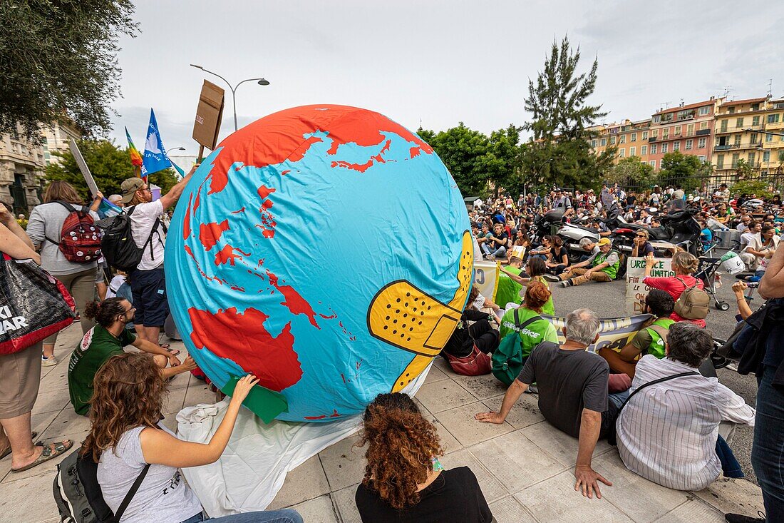 France, Var, Nice, hundreds of people demonstrate to denounce the climate crisis during the march for the climate of Saturday, September 21, 2019\n