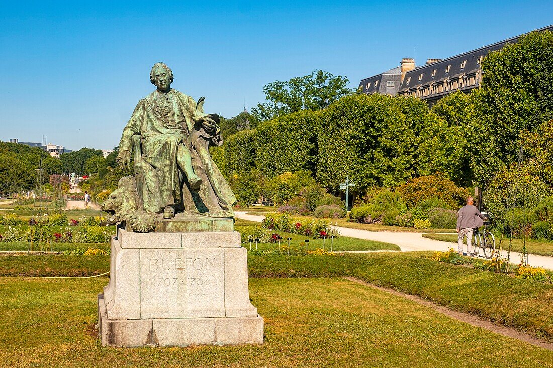 France, Paris, the Jardin des Plantes, statue of Buffon\n