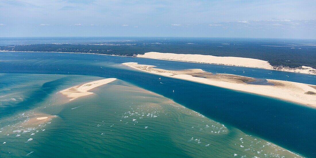 Frankreich, Gironde, La Teste de Buch, Sandbank von Arguin und die große Düne von Pilat (Luftaufnahme)
