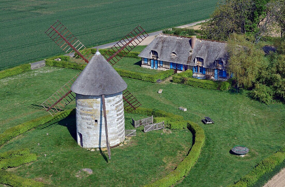 Frankreich, Eure, Hauville, die Windmühle (Luftaufnahme)