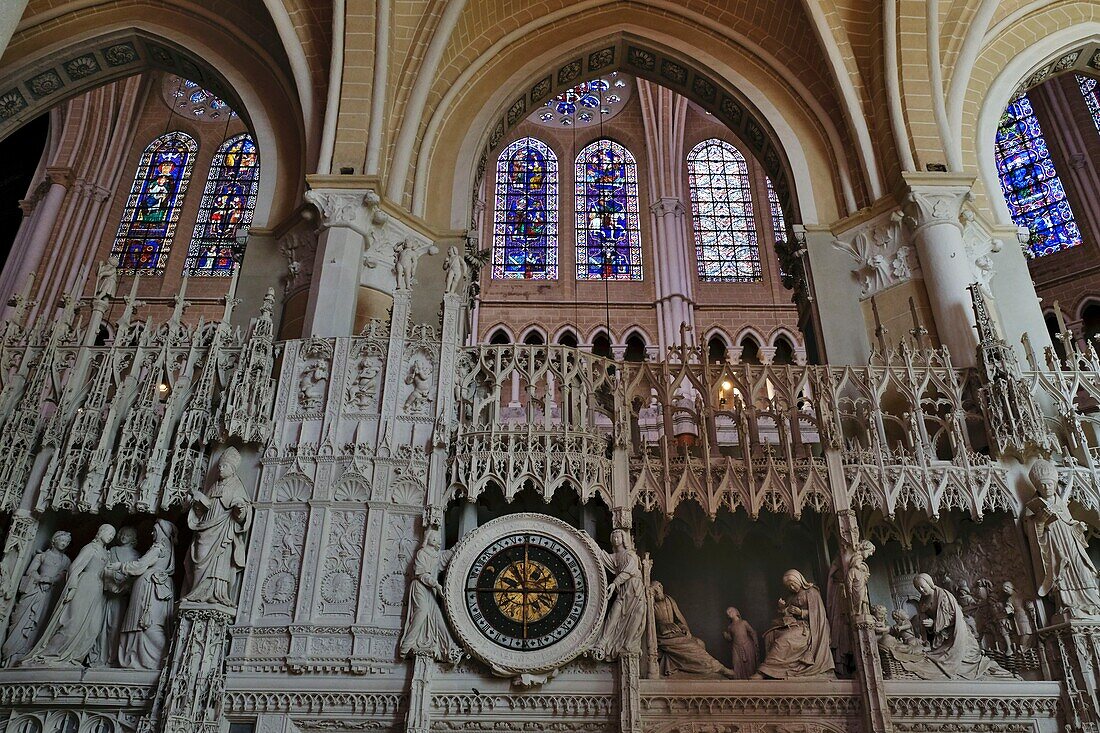 Frankreich, Eure et Loir, Chartres, Kathedrale Notre Dame, die von der UNESCO zum Weltkulturerbe erklärt wurde, der Chor, Besichtigung Anfang 16. Jahrhundert, alte astronomische Uhr