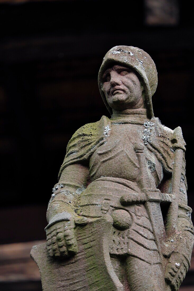 France, Bas Rhin, Orschwiller, Haut Koenigsbourg castle, inner courtyard, well, statue, soldier\n