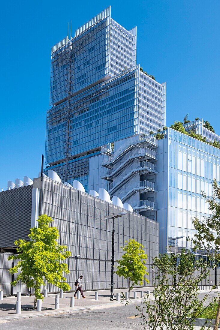 France, Paris, Clichy-Batignolles eco-district, Cité Judiciaire de Paris designed by the architect Renzo Piano gathers district courts, the High Court of Paris and the regional direction of the judicial police\n