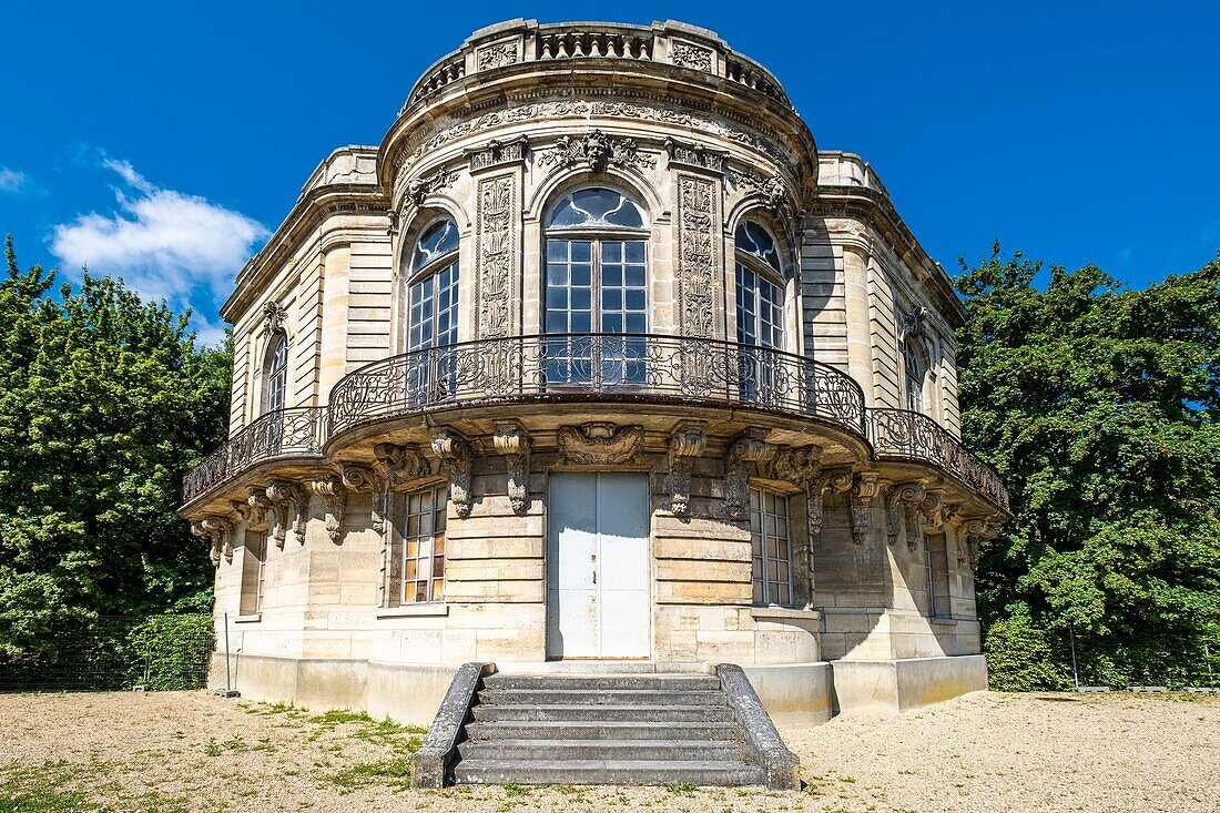 France, Hauts-de-Seine, Sceaux, Parc de Sceaux designed by Andre Le Notre at the end of the 17th century, Pavilion of Hanovre\n