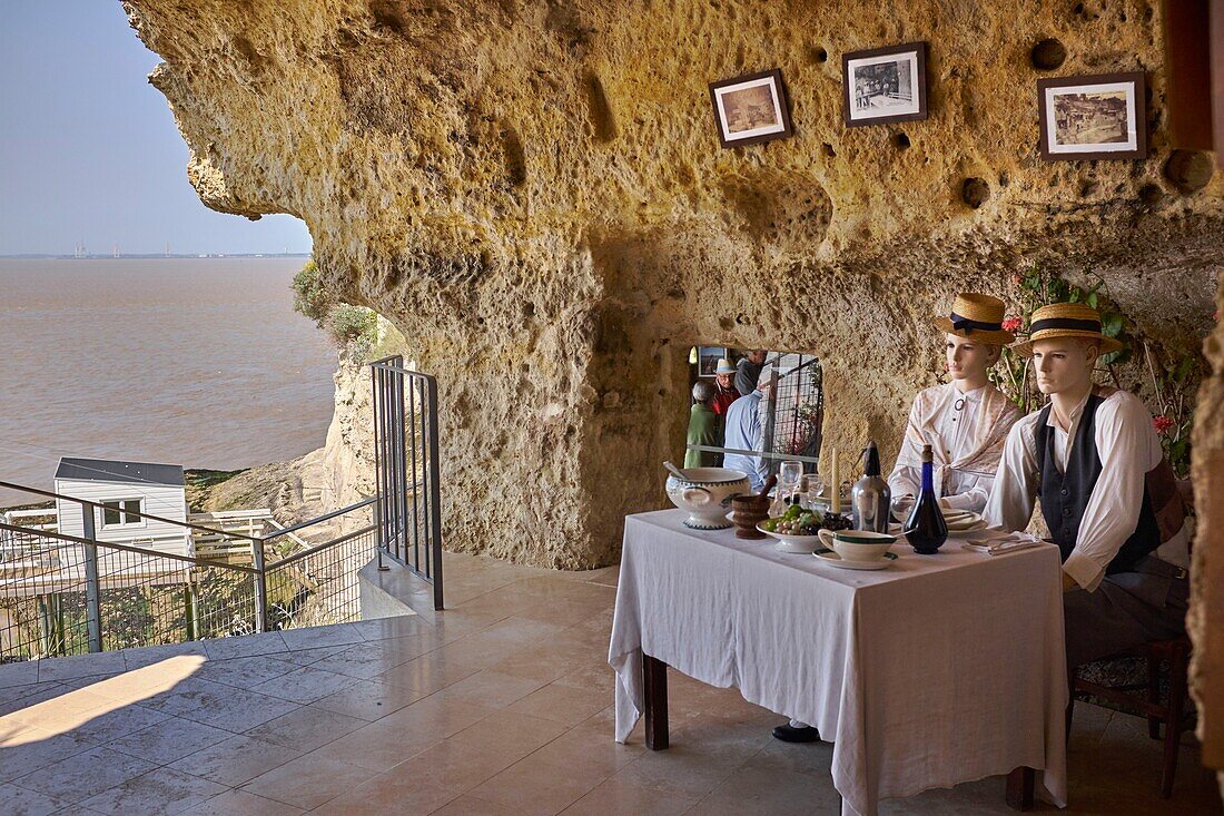 Frankreich, Charente Maritime, Meschers sur Gironde, Balkon der Flussmündung, die Troglodytenstätte der Regulus-Höhlen