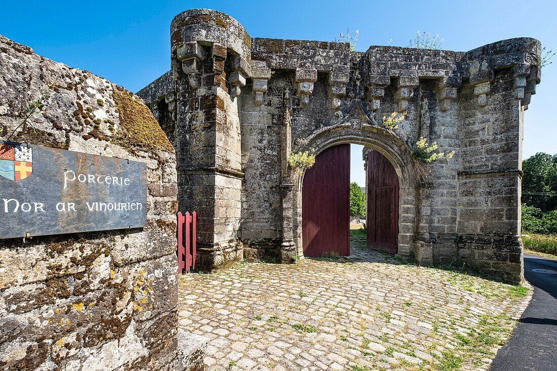 Frankreich, Morbihan, Guemene-sur-Scorff, mittelalterliche Stadt, Reste des Schlosses (fünfzehntes Jahrhundert), das Rohan-Tor