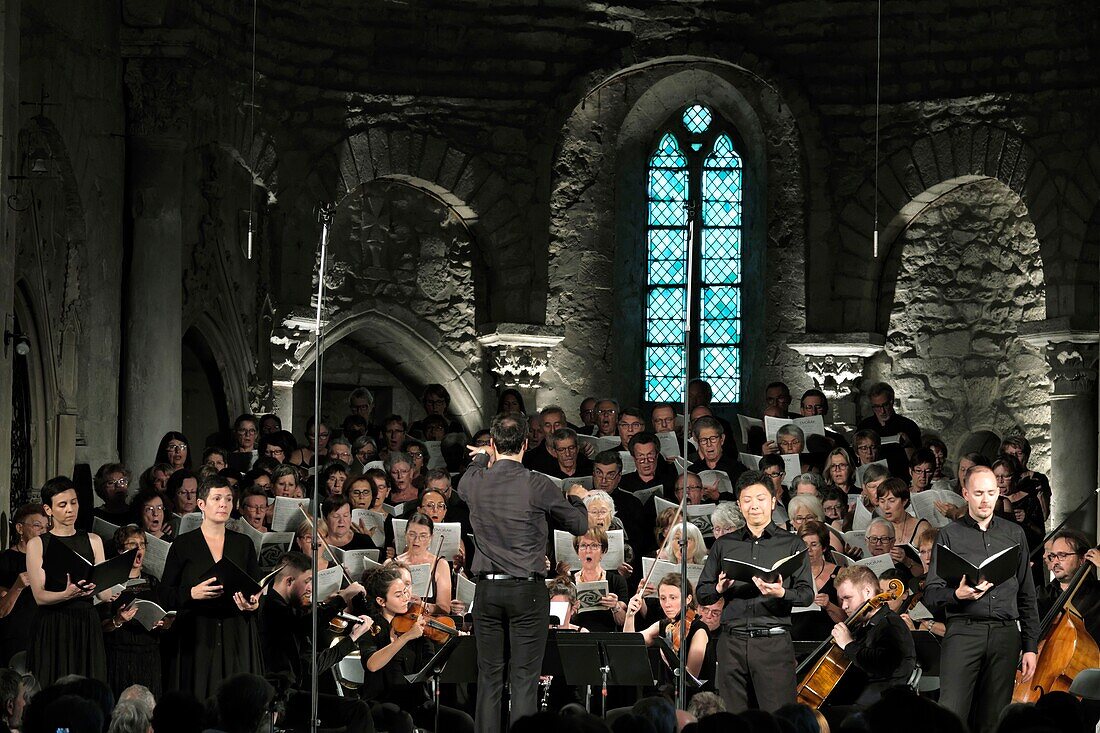 France, Vaucluse, Vaison la Romaine, Notre Dame de Nazareth cathedral, the Choralies in August, concert, music, choral\n