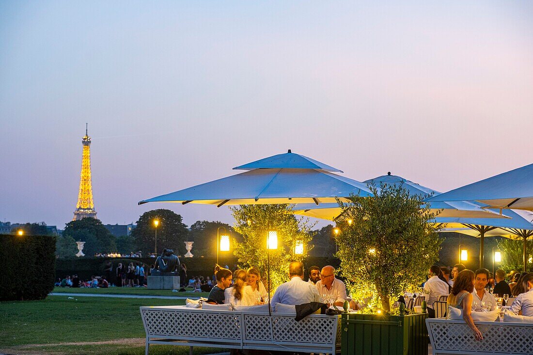 Frankreich, Paris, Tuileriengarten, Terrasse des Museums der dekorativen Künste Restaurant: Loulou