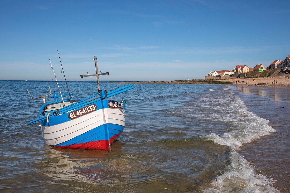 France, Pas de Calais, Audresselles, flobart, traditional fishing craft\n