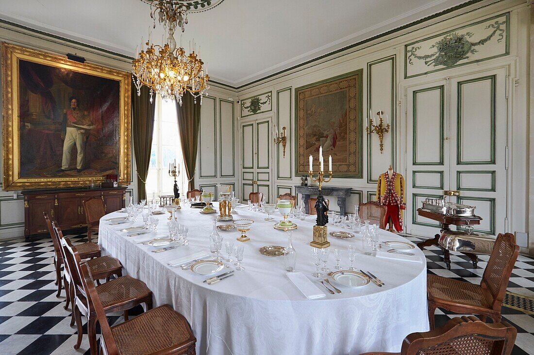 France, Indre, Berry, Loire castles, Chateau de Valencay, Dining room\n