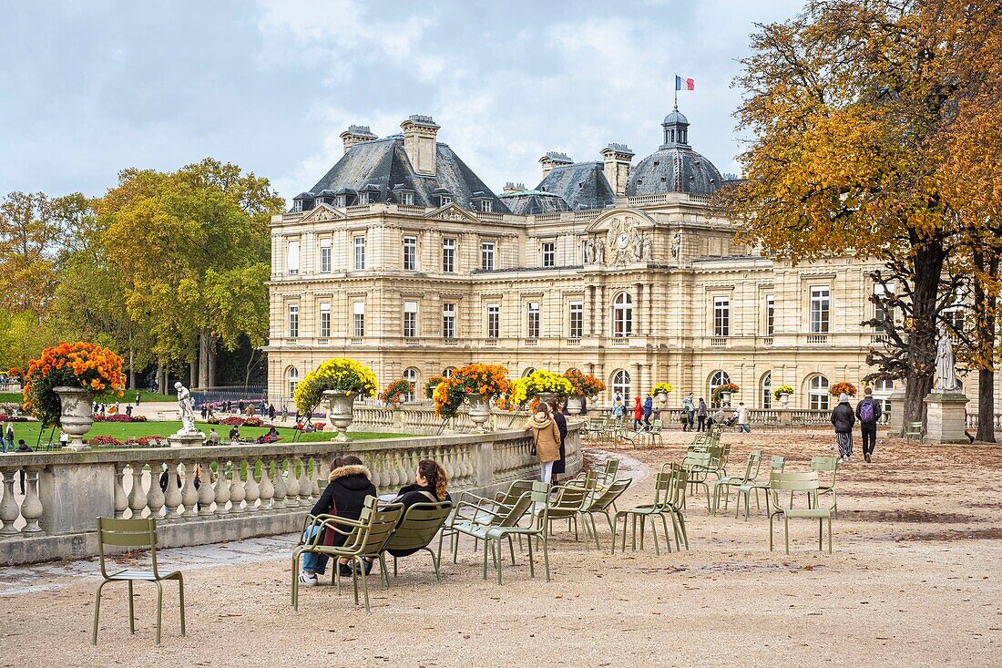France, Paris, Odeon district, Luxembourg garden, the Luxembourg Palace, seat of the French Senate\n