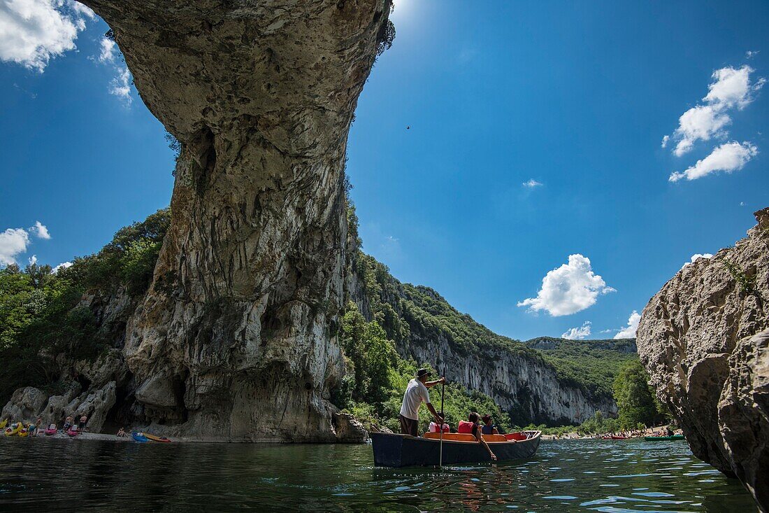 France, Ardeche, Vallon Pont d'Arc, Pont d'Arc, boat trip with the Bateliers de l'Ardeche\n