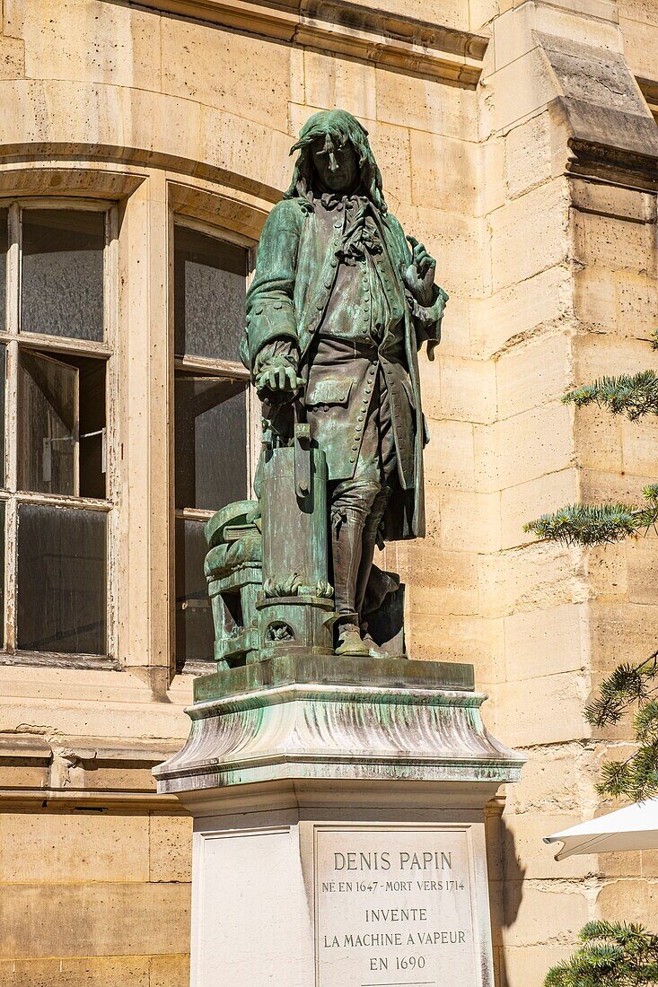 France, Paris, the museum of Arts and Crafts, statue of Denis Papin\n