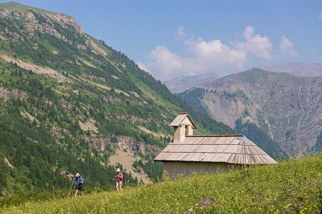 Frankreich, Hautes Alpes, Nationalpark Ecrins, Champsaur, Drac Noir Tal, Prapic, Saulce Kapelle (1825m) zwischen Prapic und dem Saut du Laire