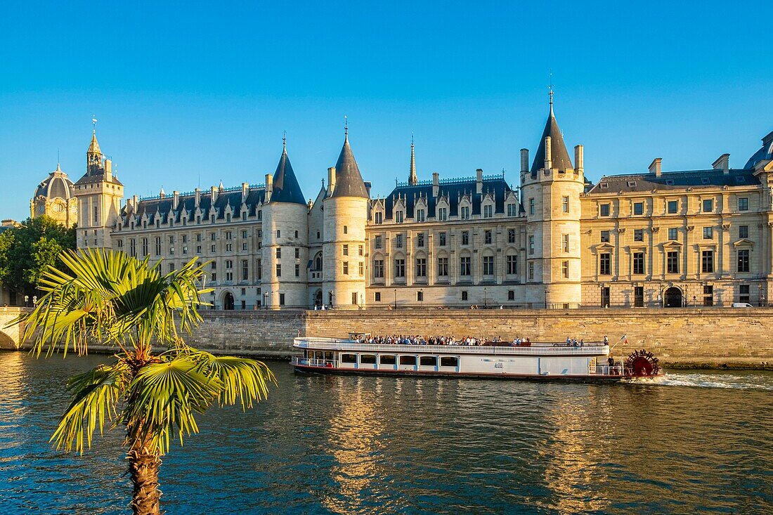 France, Paris, Seine river, area listed as World Heritage by UNESCO, the Conciergerie\n