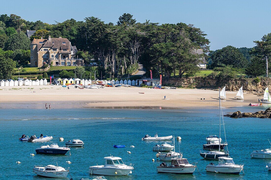 France, Finistere, Aven Country, Nevez, Port Manec'h, the beach and Manoir Dalmore boutique hotel\n