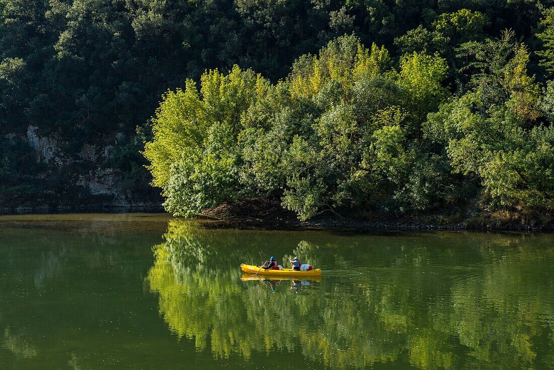 France, Ardeche, Reserve Naturelle des Gorges de l'Ardeche, Vallon Pont d'Arc, descent of the Gorges de l'Ardeche\n