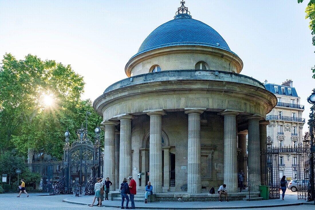 France, Paris, the Parc Monceau, rotunda, part of the Wall of the Farmers General built by Claude Nicolas Ledoux\n