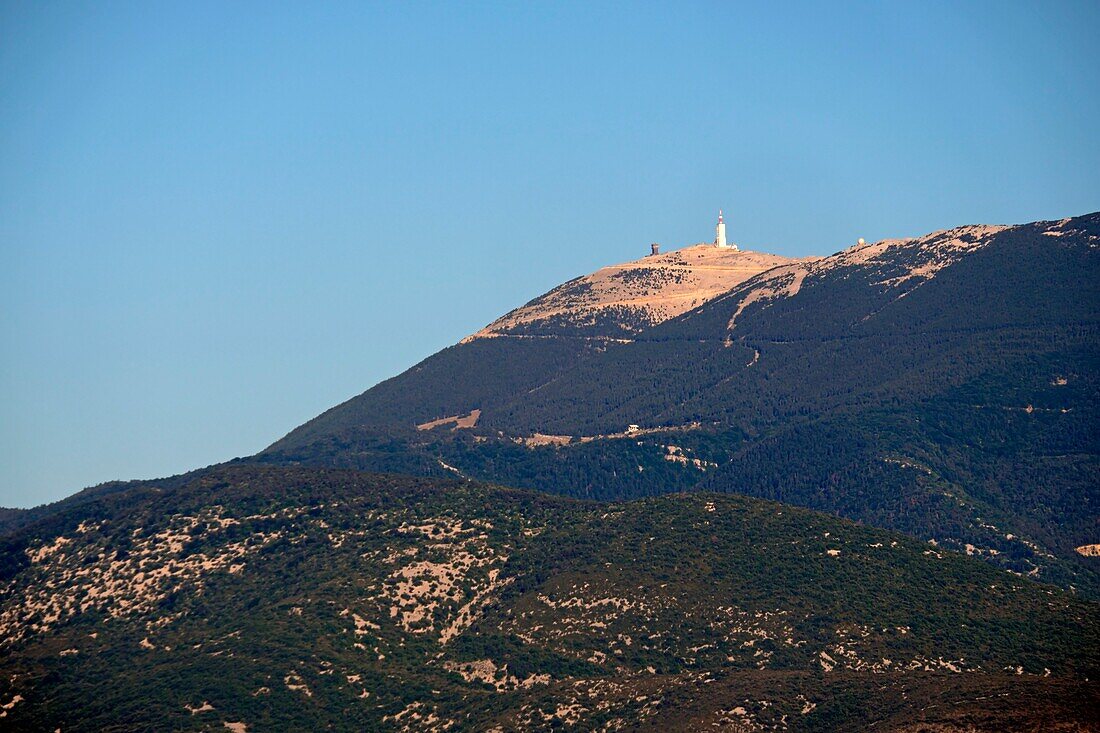 Frankreich, Vaucluse, Vaison la Romaine, die Oberstadt, von der Burg aus dem 12. Jahrhundert der Grafen von Toulouse, Blick auf den Ventoux