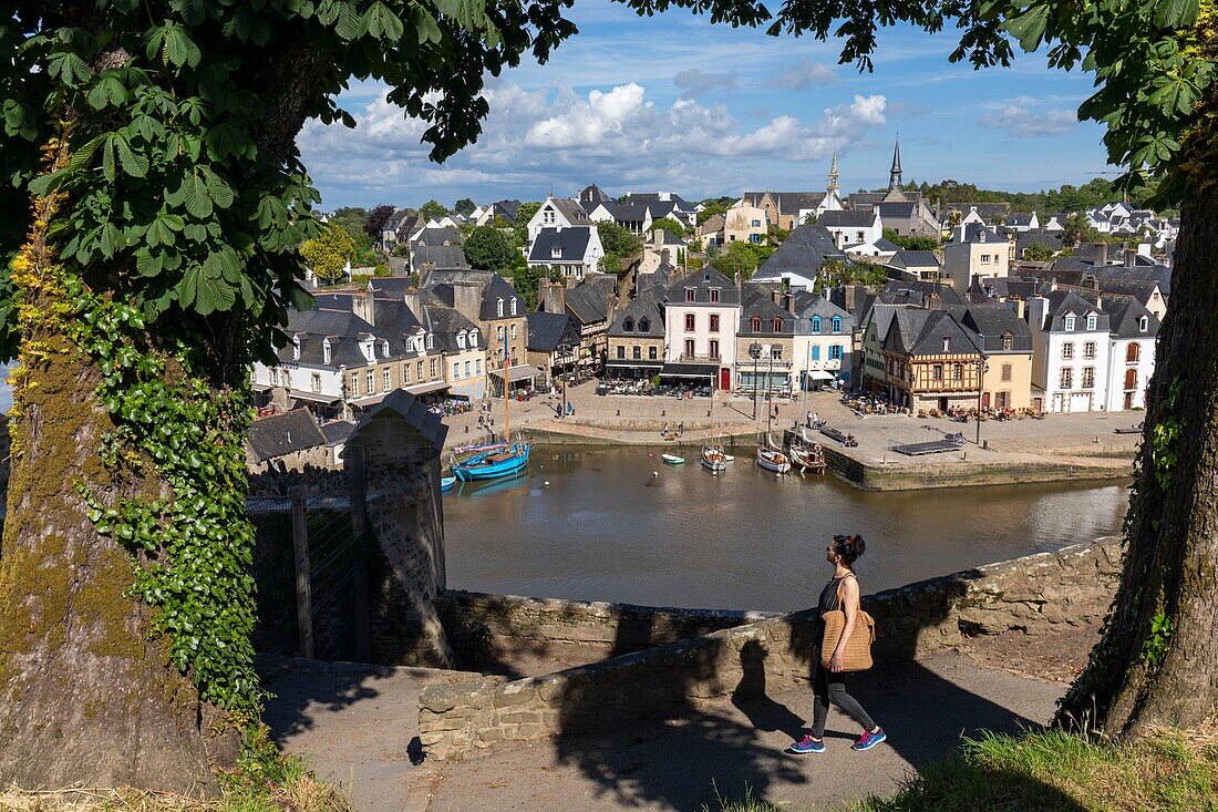 France, Morbihan, Auray, the old quarter of Port Saint-Goustan on the banks of the river Auray, Saint-Sauveur square\n