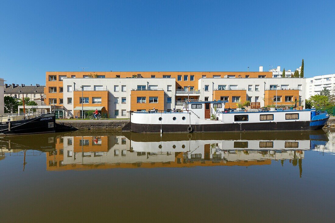 France, Meurthe et Moselle, Nancy, flat boats moored on the Meurthe canal\n