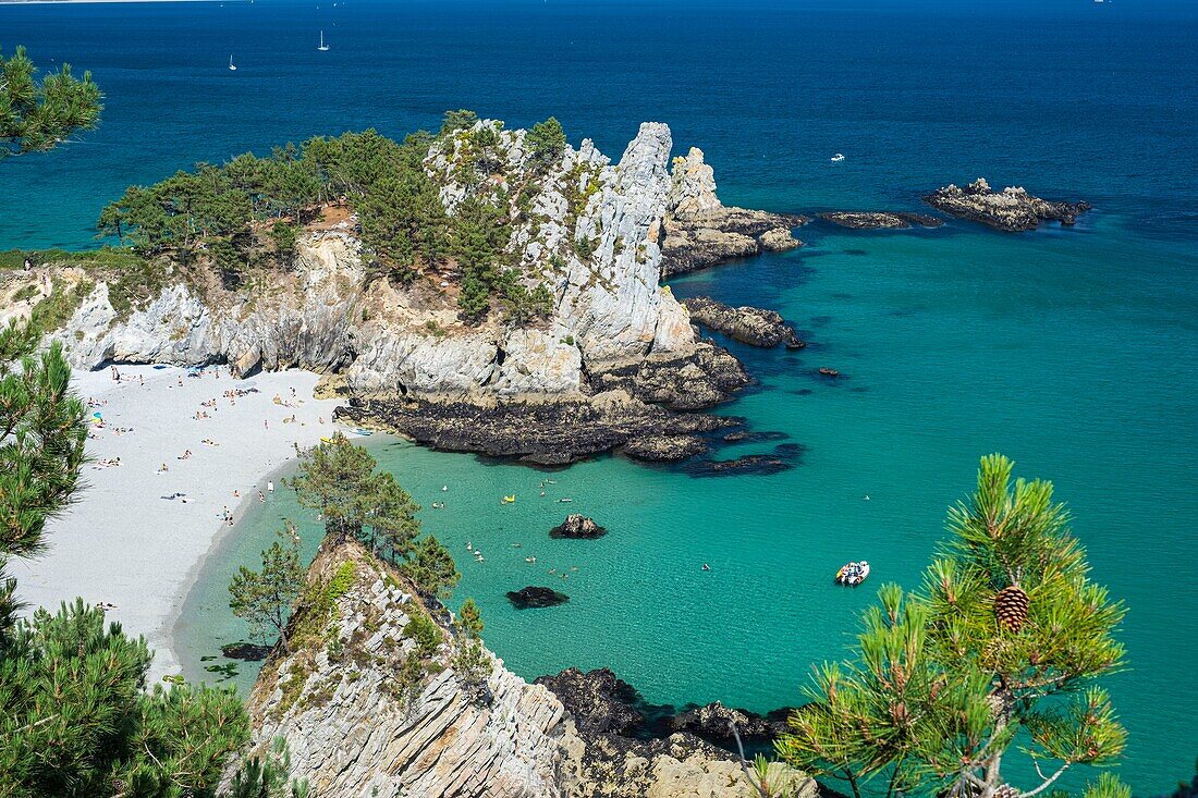 France, Finistere, Armorica Regional Natural Park, Crozon Peninsula, Saint Hernot, creek of Vierge island\n