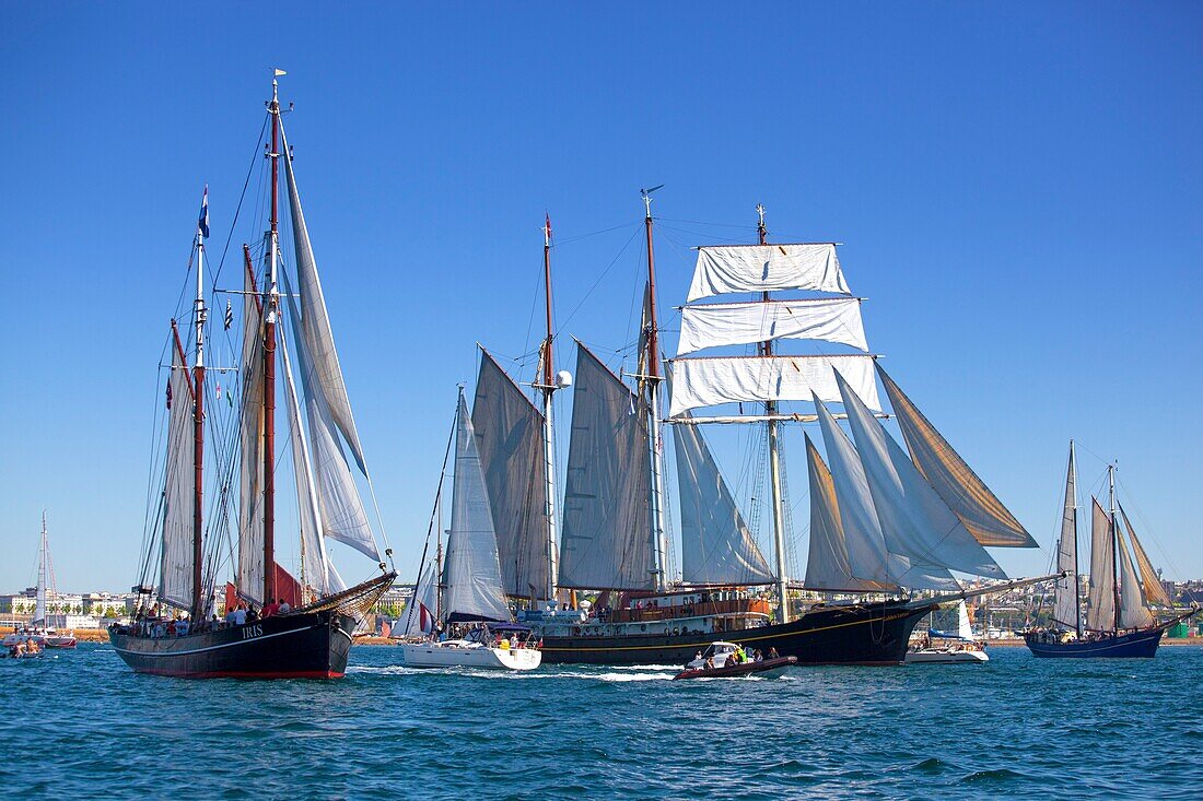 France, Finistère, Brest, IRIS Netherlands GULDEN LEEUW Denmark International Maritime Festival Brest 2016\n