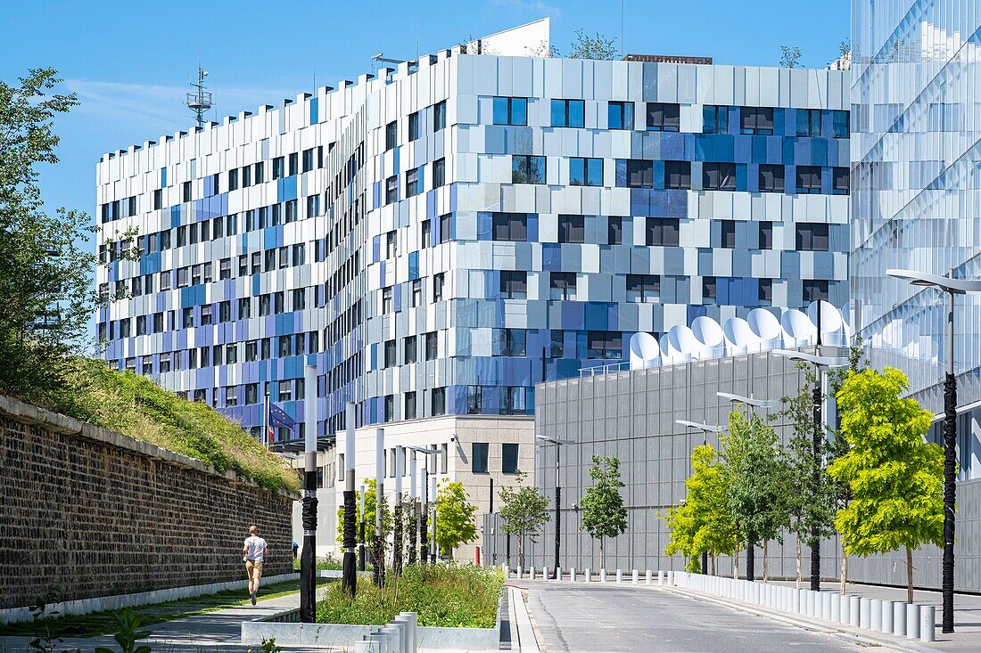 Frankreich, Paris, Ökostadtteil Clichy-Batignolles, die vom Architekten Renzo Piano entworfene Cité Judiciaire de Paris vereint die Bezirksgerichte, das Oberste Gericht von Paris und die Regionaldirektion der Kriminalpolizei