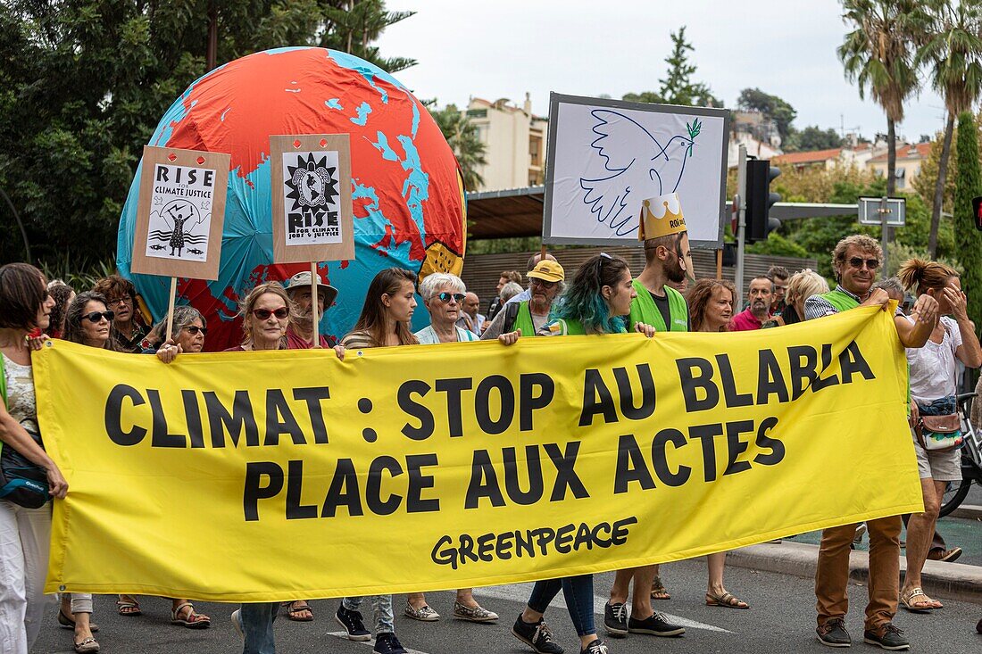 Frankreich, Var, Nizza, Hunderte von Menschen demonstrieren, um die Klimakrise während des Marsches für das Klima von Samstag, 21. September 2019 anzuprangern