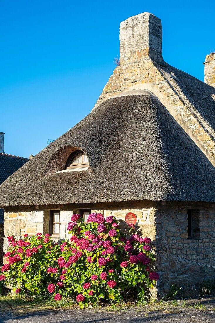 Frankreich, Finistere, Aven Country, Nevez, Kerascoet, Dorf mit Reetdachhäusern (16. Jahrhundert)