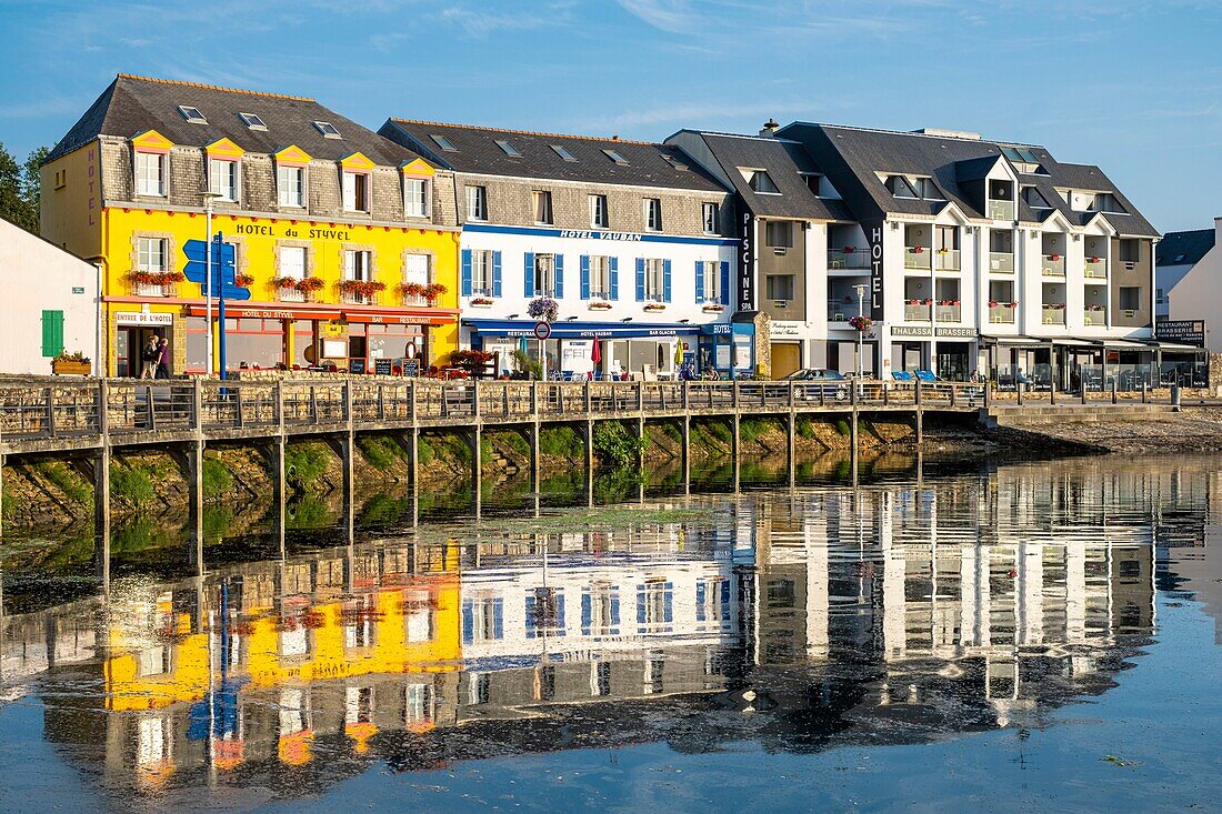 France, Finistere, Armorica Regional Natural Park, Crozon Peninsula, Camaret-sur-Mer, Styvel quay\n