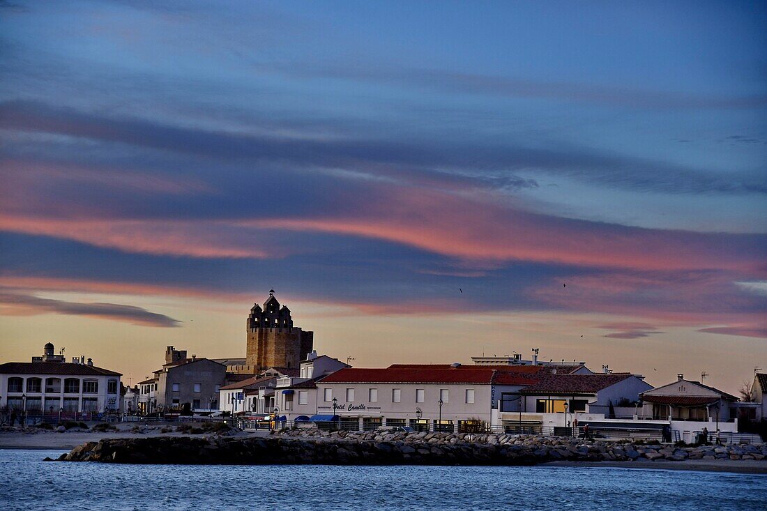 Frankreich, Bouches du Rhone, Camargue, Saintes Maries de la Mer, Sonnenuntergang