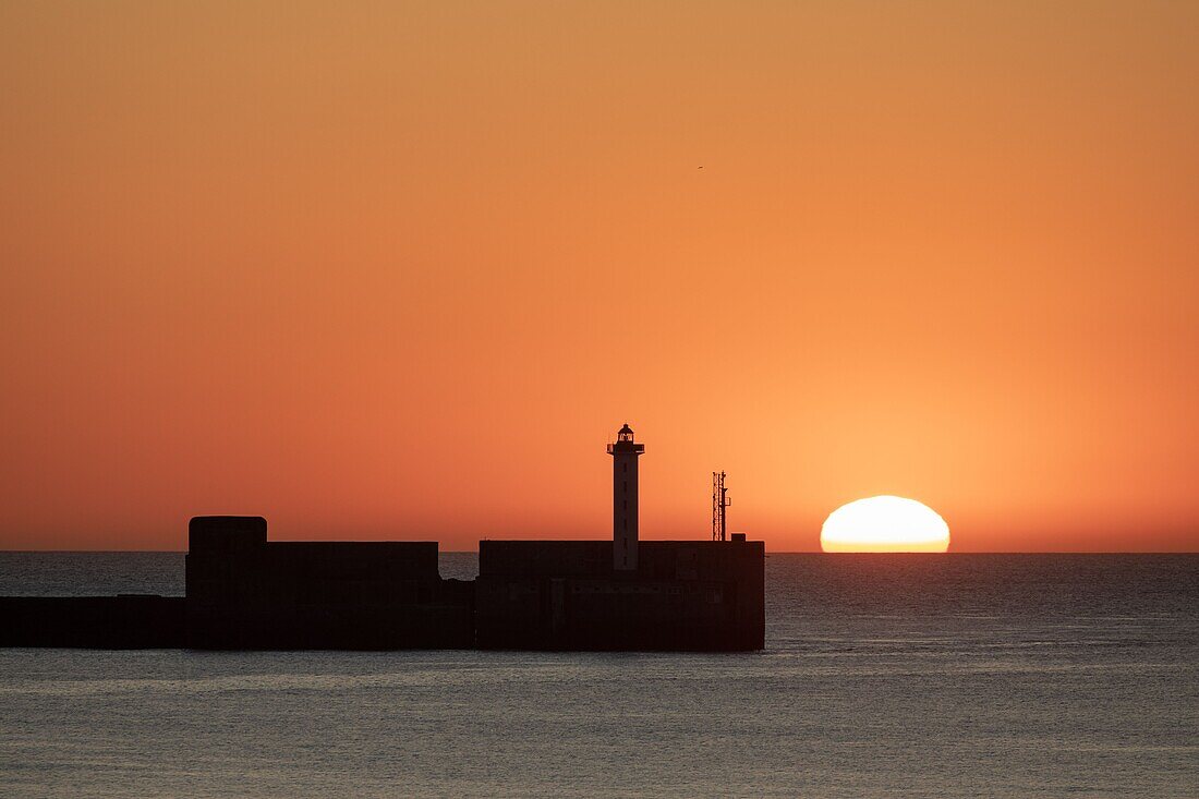 France, Pas de Calais, Boulogne sur Mer, Carnot dike at sunset\n