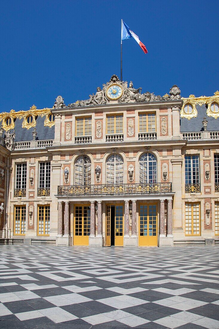 Frankreich, Yvelines, Schloss von Versailles, von der UNESCO zum Weltkulturerbe erklärt, der Hof