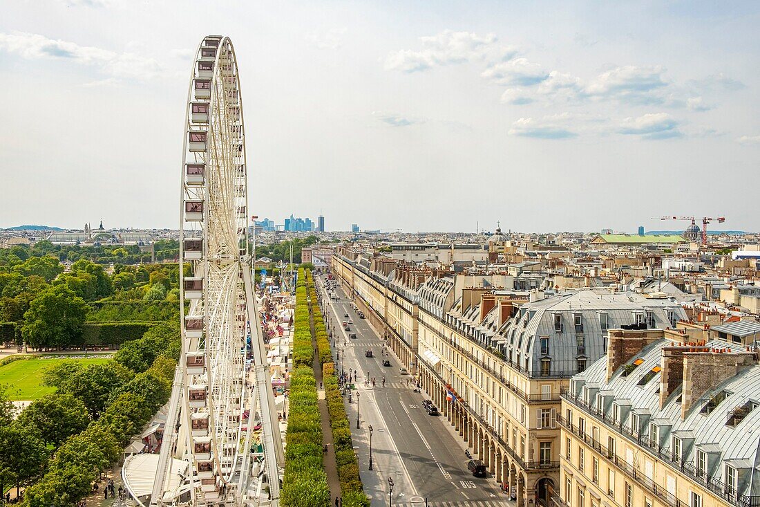 Frankreich, Paris, der Tuileriengarten und das Riesenrad, die Rue de Rivoli