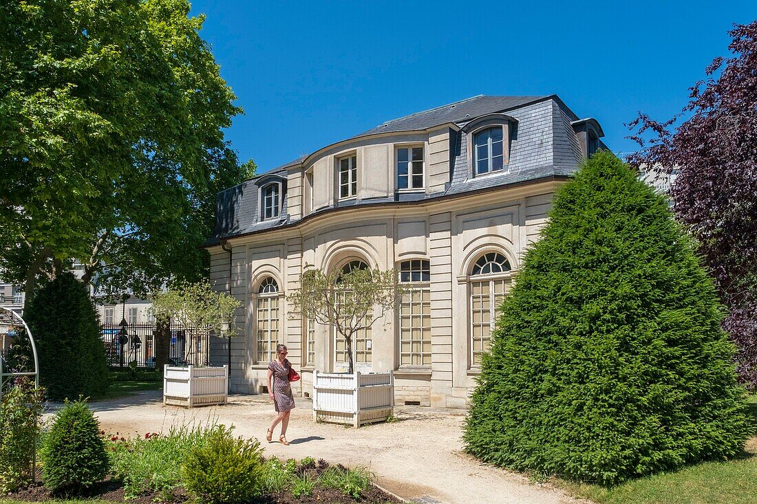 France, Paris, Charonne district, Hospice Debrousse garden, Pavillon de l'Ermitage\n
