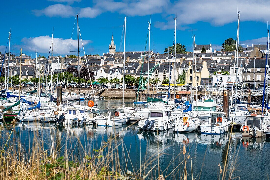 Frankreich, Finistere, Douarnenez, Jachthafen von Treboul