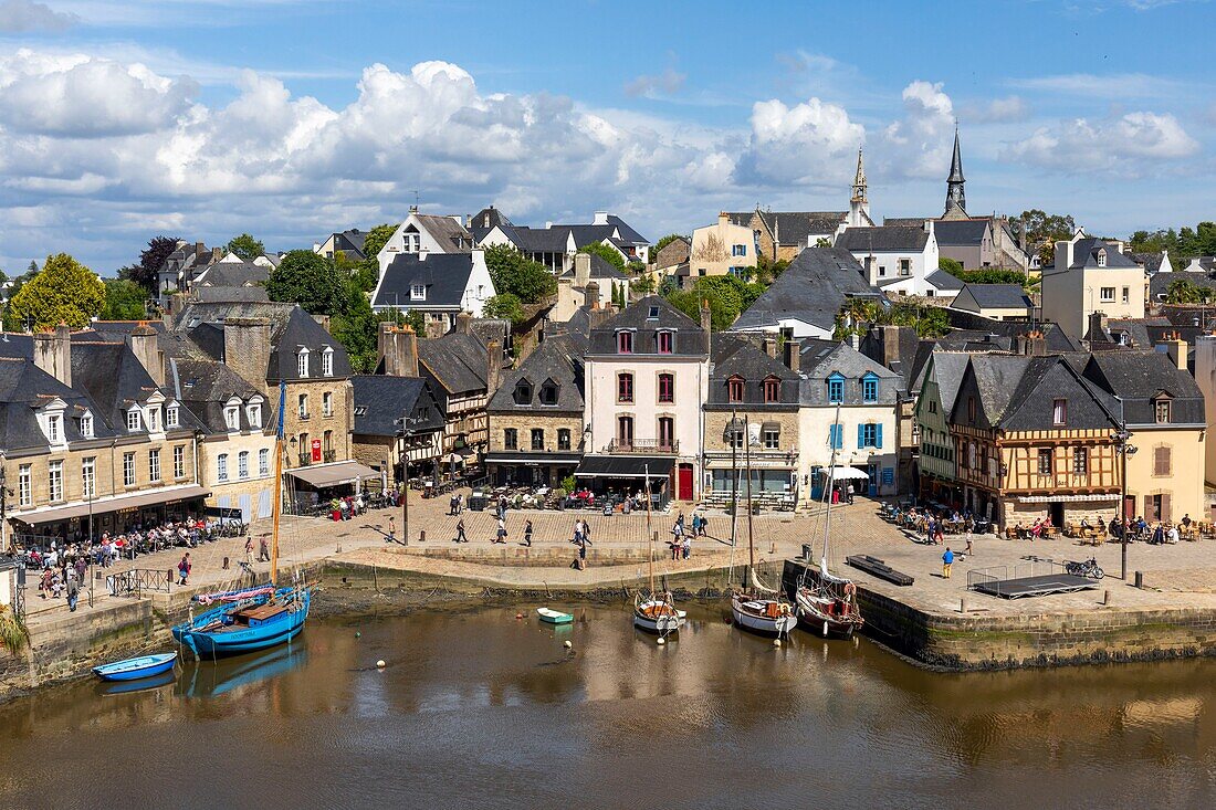 Frankreich, Morbihan, Auray, die Altstadt von Port Saint-Goustan am Ufer des Flusses Auray, Platz Saint-Sauveur