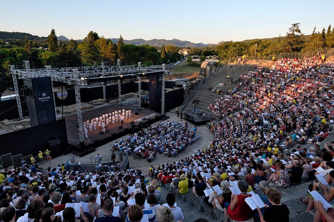France, Vaucluse, Vaison la Romaine, the ancient theater, songs in common and show during the Choralies in august, music, choir, evening\n