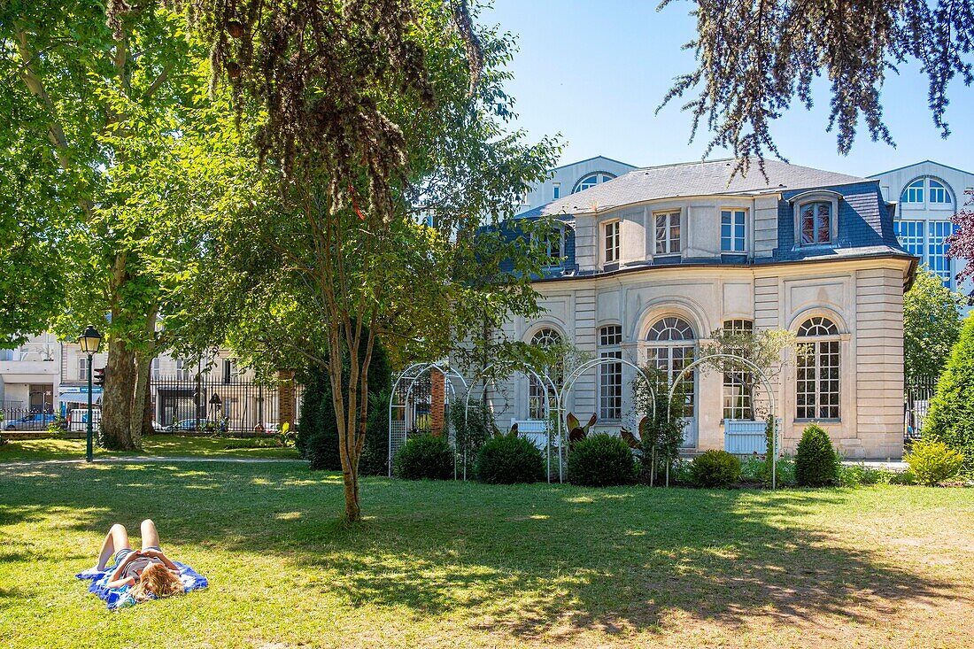 France, Paris, Charonne district, Hospice Debrousse garden, Hermitage Pavilion\n