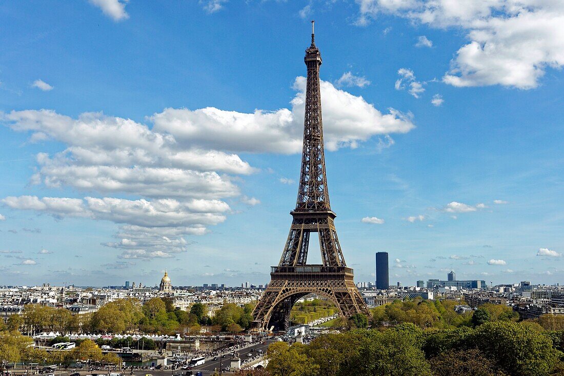 France, Paris, area listed as World Heritage by UNESCO, the Eiffel Tower, the Invalides and the Montparnasse tower\n