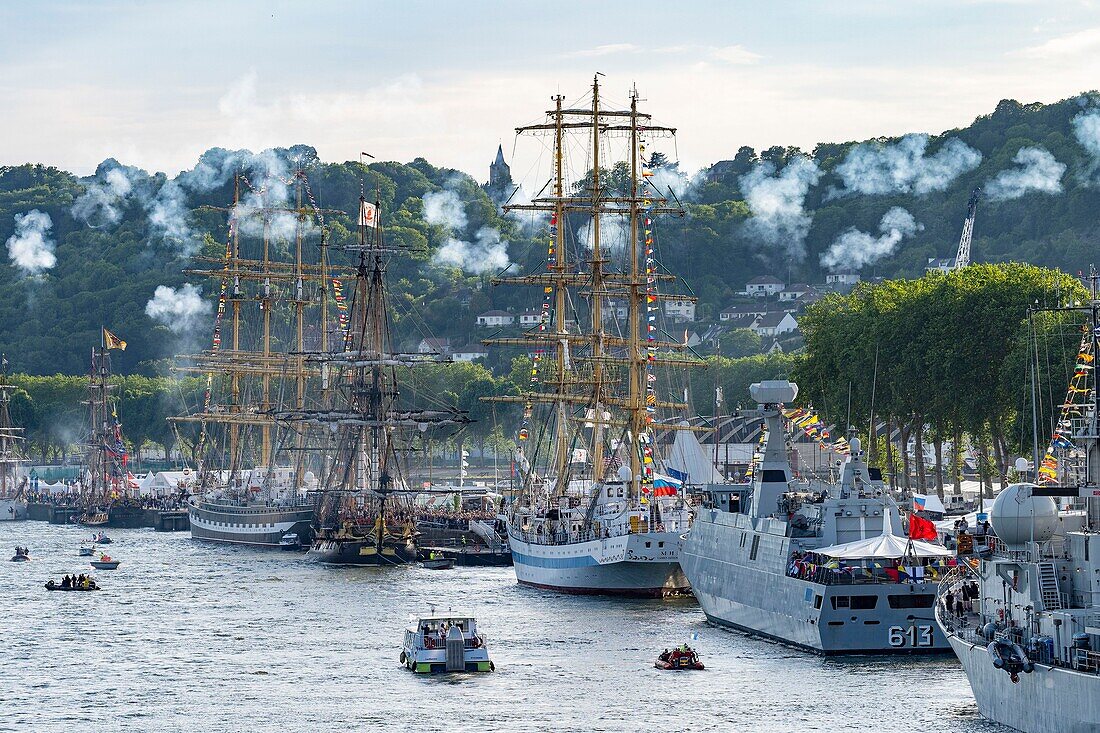 France, Seine Maritime, Rouen, Armada of Rouen 2019, Arrival of the Hermione Quai Emile Duchemin\n