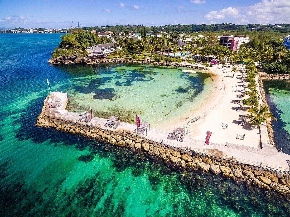 Frankreich, Karibik, Kleine Antillen, Guadeloupe, Grande-Terre, Le Gosier, Hotel Creole Beach (Luftaufnahme)