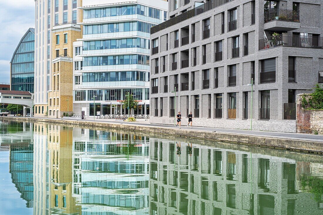 France, Seine-Saint-Denis, Pantin, Ourcq canal close to the Grands Moulins de Pantin\n