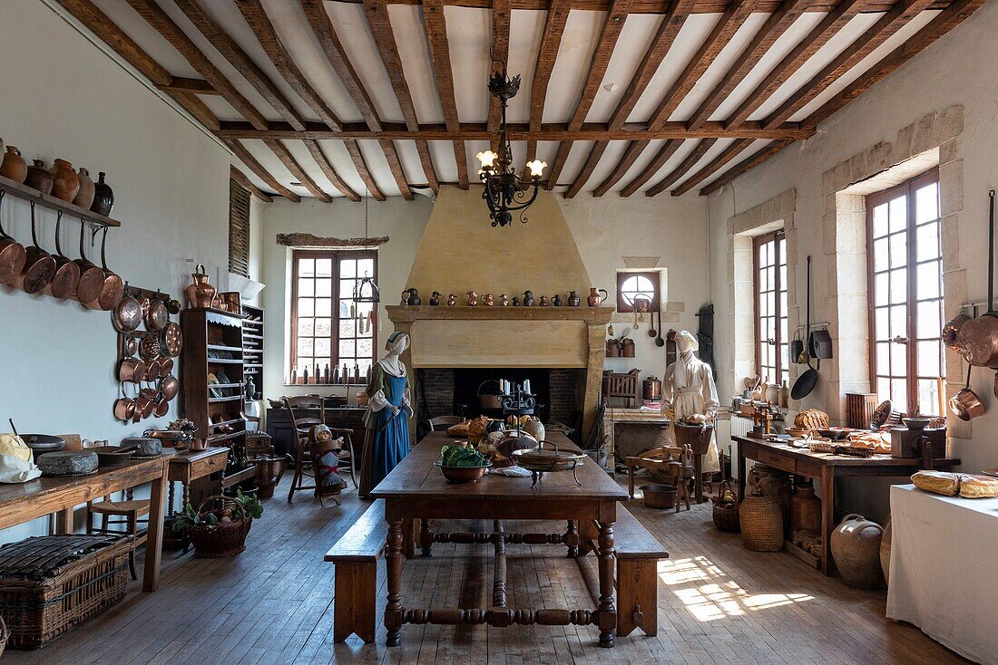 France, Loiret, Meung sur Loire, Meung sur Loire Castle, from the 12th Century, listed historic monument since 1988, historic kitchen\n