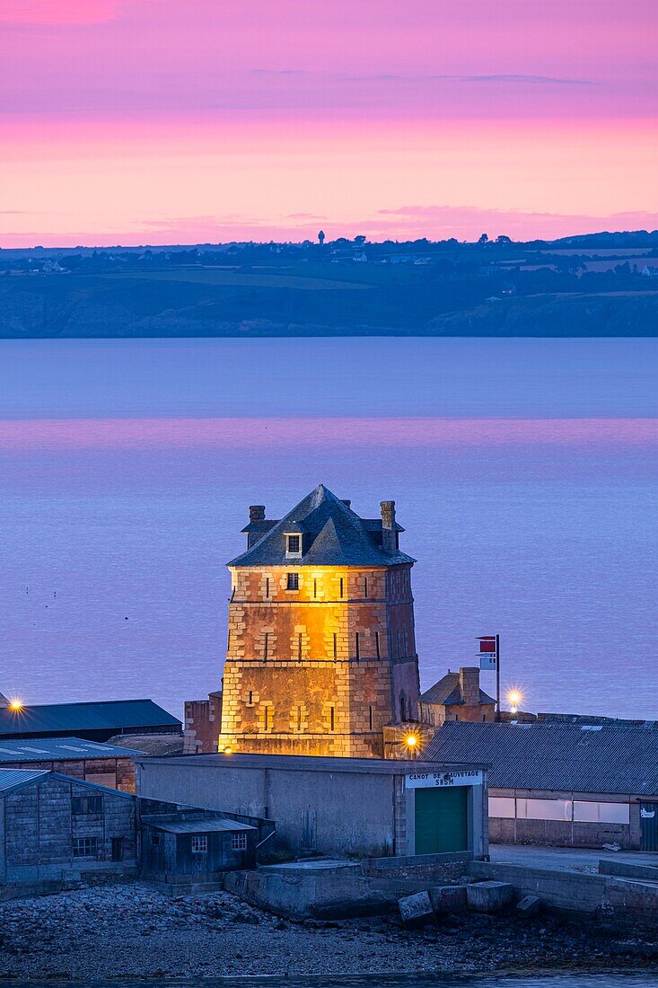 Frankreich, Finistere, Regionaler Naturpark Armorica, Halbinsel Crozon, Camaret-sur-Mer, Vauban-Turm, UNESCO-Weltkulturerbe